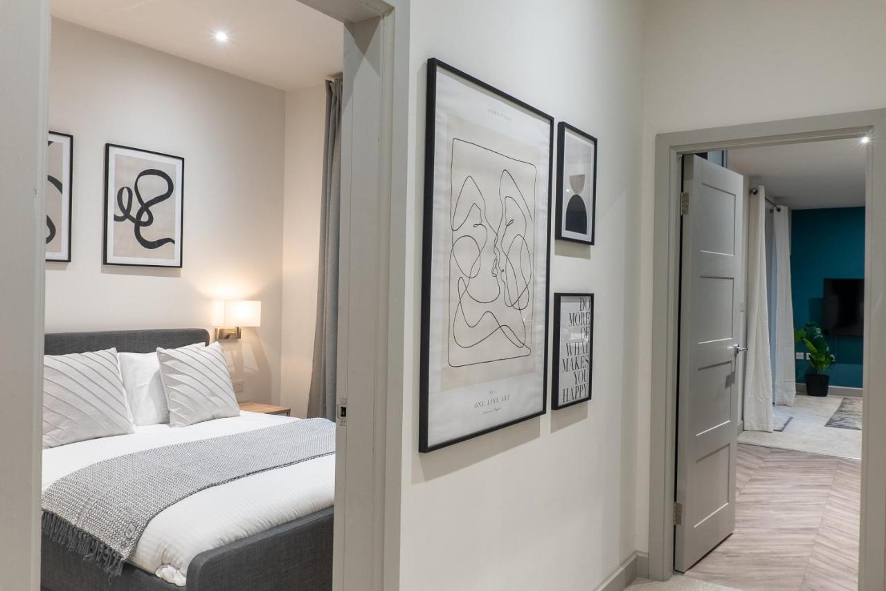 Spring Mount Huge Luxury Full Apartment- Harrogate Centre-Two Extremely Comfy Kingsize Bedrooms-Fully Equipped Modern Kitchen-Cosy Living Room With Huge Tv מראה חיצוני תמונה