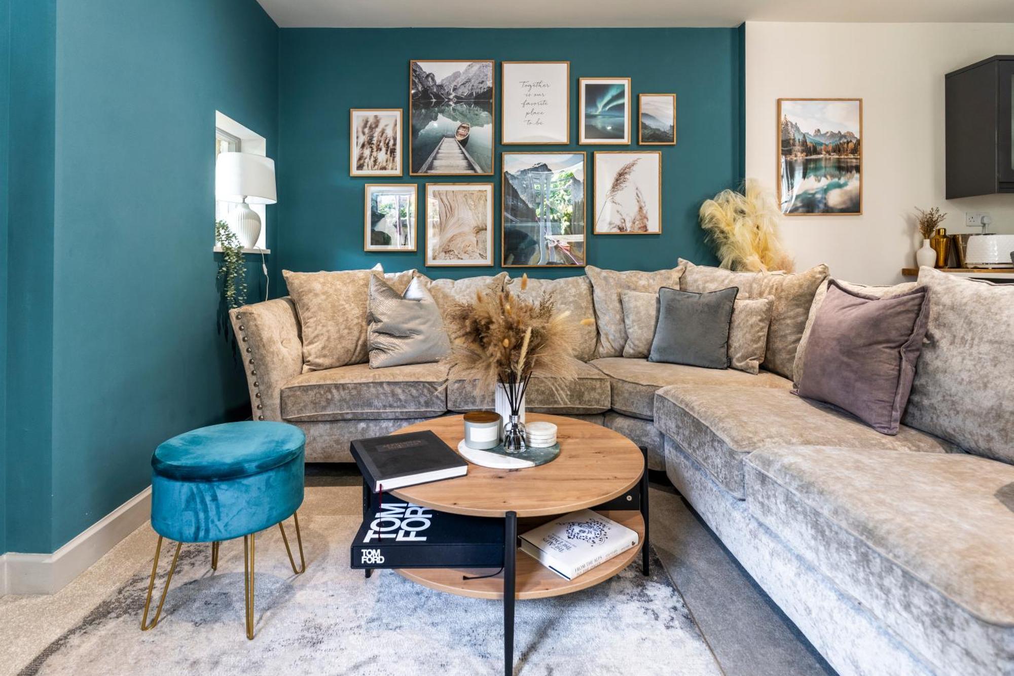 Spring Mount Huge Luxury Full Apartment- Harrogate Centre-Two Extremely Comfy Kingsize Bedrooms-Fully Equipped Modern Kitchen-Cosy Living Room With Huge Tv מראה חיצוני תמונה